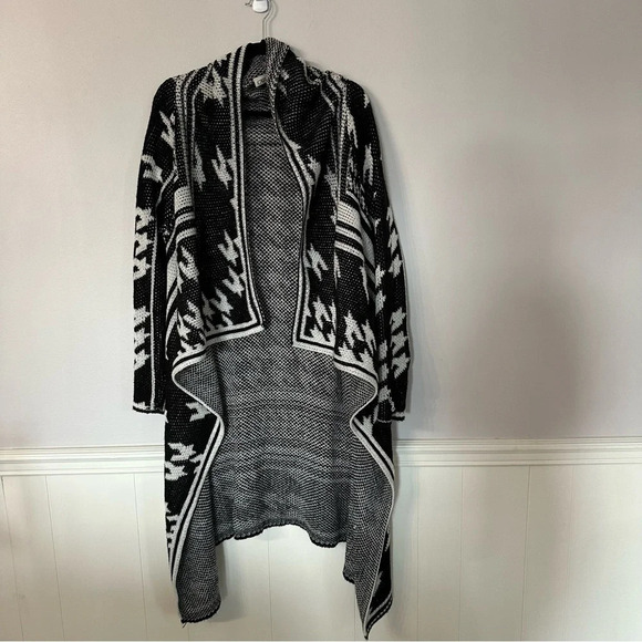 Cato Women’s Long Sleeve Black & White Knit Open Front Cardigan Sweater Sz L GUC - Picture 2 of 8